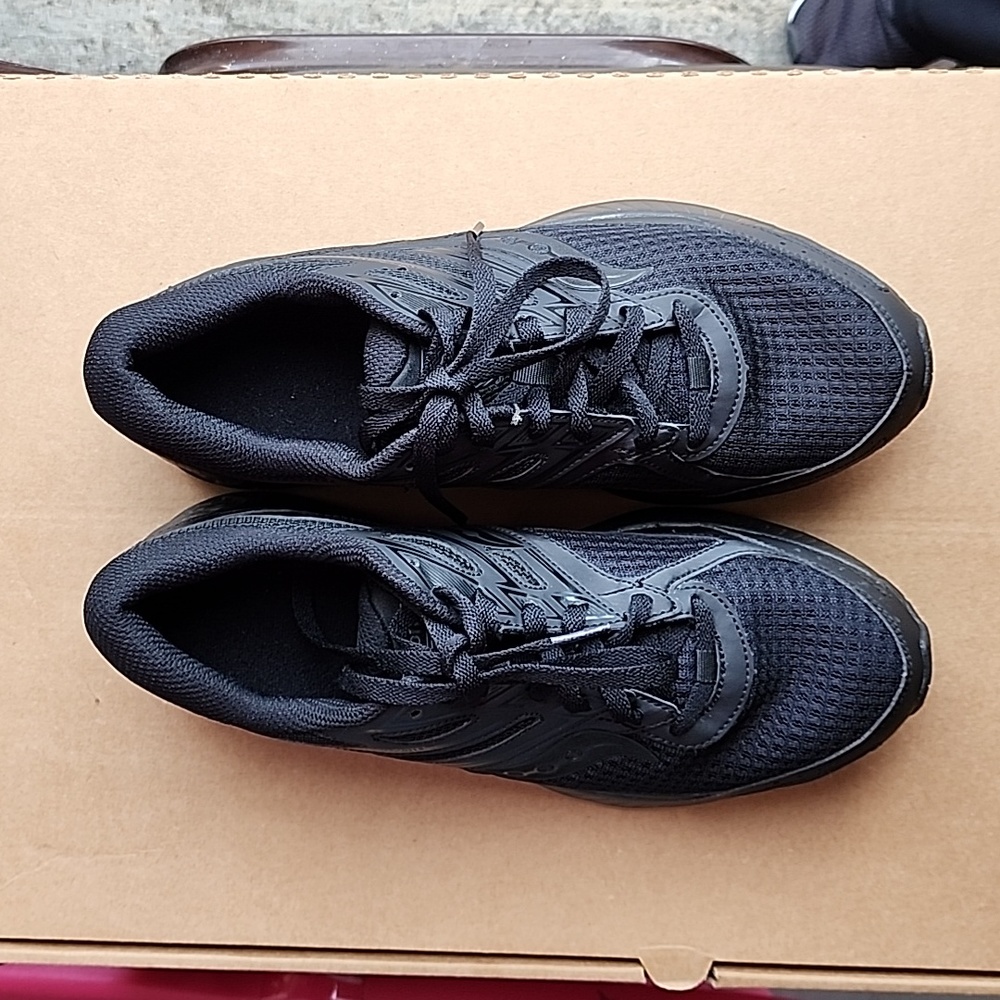 New Saucony Men's Black Athletic Shoes - Picture 5 of 11